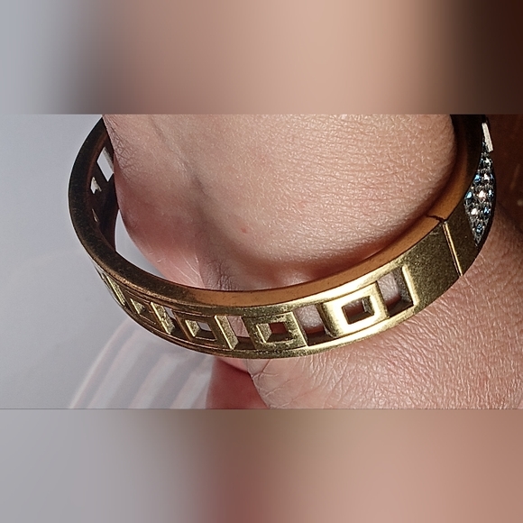 HEIDI DAUS  Faux Pearl, Blue, Garnet, Green Rhinestone Bangle Hinged Bracelet - Picture 12 of 12